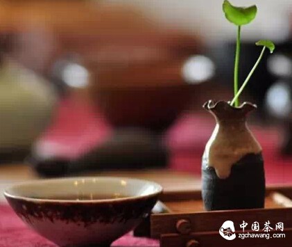 教你為自己搭配4款養(yǎng)生茶：紅茶、綠茶、茉莉花茶、普洱