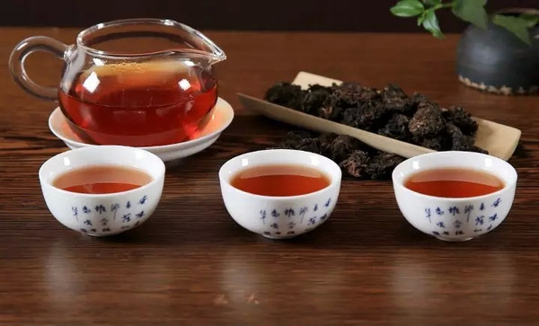 電腦族必不可少的養(yǎng)生茶：視疲憊喝枸杞茶，防輻射喝綠茶